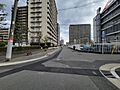 前面道路は歩道...