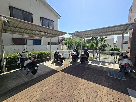 大切なバイクをゆったりと置くことができますよ!