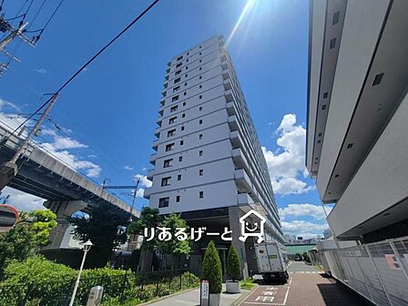 十三駅徒歩13分で通勤も便利ですよ。