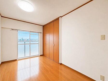 洋室6帖:各居室収納付きでお部屋もすっきり使えます!
