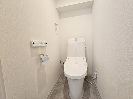 ホワイトで清潔感のある色合いですね