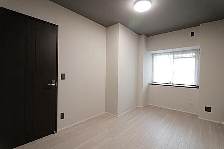洋室5.3帖:各部屋収納があるのでいつでもお部屋すっきり!