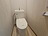 トイレ：ホワイトのトイレは清潔感があって気持ちいいですね