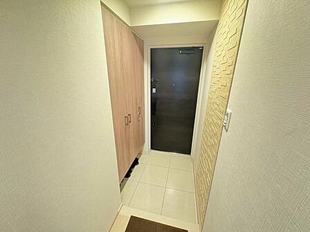 すっきりとした玄関廻りは自分好みにアレンジができます!