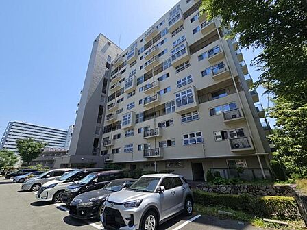 バス停まで近く、目的地に応じてバス利用できるので便利です。