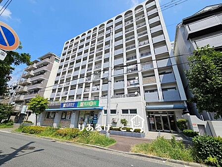 嬉しい駅歩3分!お買い物施設も豊富で便利ですよ♪