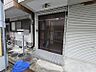 玄関：開け閉めが楽な玄関引き戸。玄関ポーチも広く使えます♪