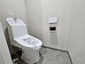 トイレ：使いやすいサイドパネル仕様の温水洗浄便座付トイレです！