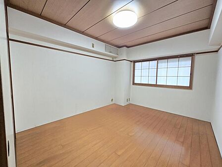 洋室6帖:爽やかな風を感じて起きる朝は快適生活の始まり!