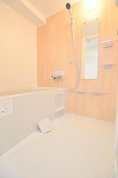 画像17:リフォーム済みの浴室