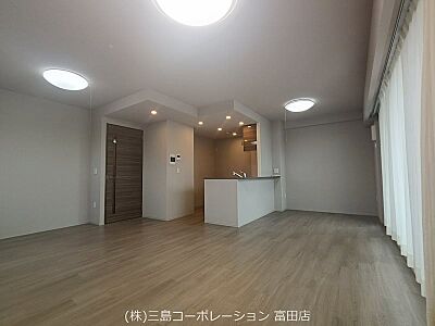 外観：LDK約20.3帖　キッチンからお部屋が見渡せる、広々LDKです♪