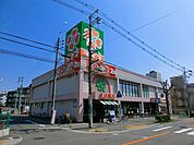 ライフ 茨木小川店（131m）