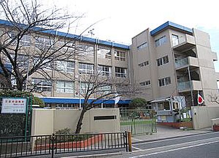 摂津市立鳥飼北小学校(1390m)