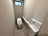 トイレ：朝の混雑時にも安心な1・2階トイレ完備。快適な温水洗浄便座です。