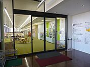 城東図書館 801m
