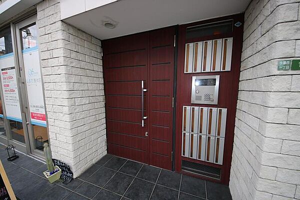 建物エントランス