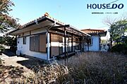 2026/1/6　撮影【築44年　3LDKの平屋戸建て】車1台駐車可能（SUV目安）高台にある為、ハザードのないエリアです。