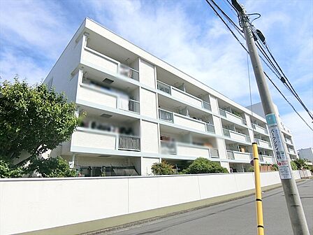 ご見学の際は最寄駅やご自宅への送迎も承ります。対応可能エリアはスタッフまでお問合せください。