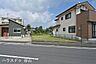 外観：前面道路含む現地写真