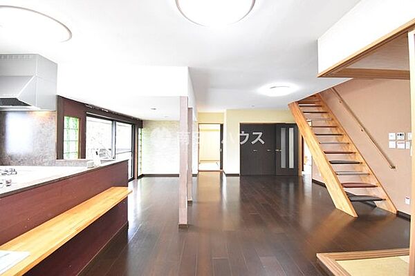 リビング/ダイニングを拡大表示