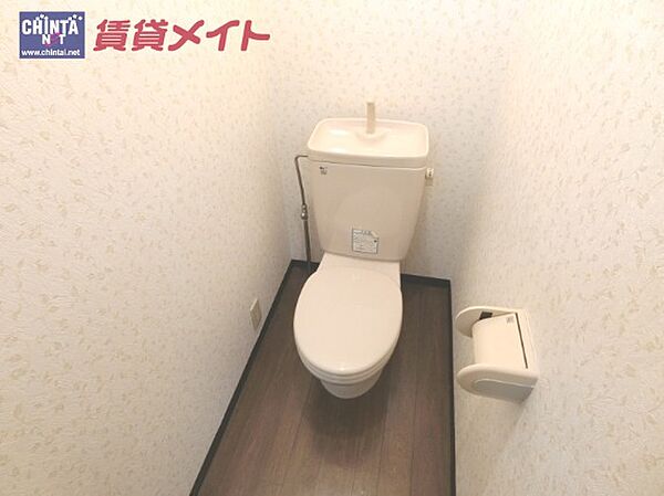 画像8:トイレ同型参考写真