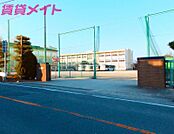 四日市市立大矢知興譲小学校 1349m