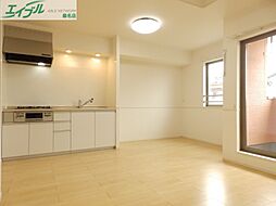 Ｍ・プラム　III 2階2LDKのリビング/ダイニング