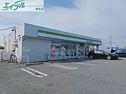 ファミリーマート名四川越店 422m