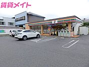 セブンイレブン桑名江場店 484m
