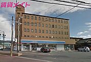 ローソン員弁町楚原店 576m