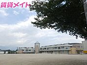 いなべ市立員弁西小学校 1303m