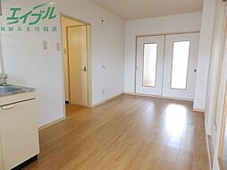 インパルス南台 2階3DKのリビング/ダイニング