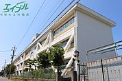 桑名市立益世小学校 1054m