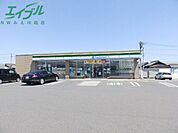 ファミリーマート名四小貝須店 561m