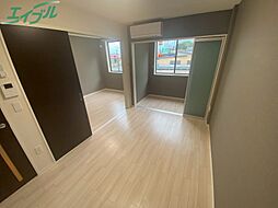 ラ・トレフル 2階1LDKのリビング/ダイニング