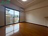 リビング/ダイニング：別部屋反転同型写真