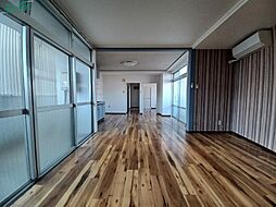 居間