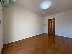 Ｔ’ｓ　Ｓｑｕａｒｅ 3階1Kのリビング/ダイニング