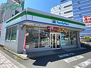 ファミリーマート四日市西新地店 382m