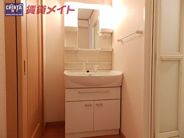 洗面所：同タイプ部屋写真です。