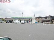 ファミリーマート北勢麻生田店 2942m