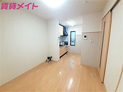 エミーナ泊山 2階2DKのリビング/ダイニング