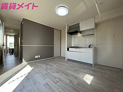 エルメゾン伊倉 1階ワンルームのリビング/ダイニング