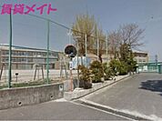 四日市市立三滝中学校 481m