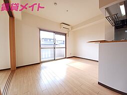 近鉄名古屋線 長太ノ浦駅 徒歩4分の賃貸マンション 2階2LDKのリビング/ダイニング