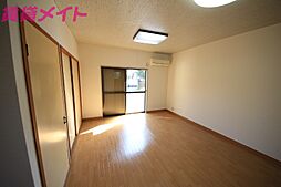 伊勢鉄道 中瀬古駅 徒歩12分の賃貸アパート 2階1Kのリビング/ダイニング