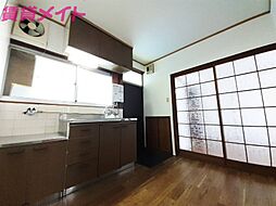 近鉄鈴鹿線 平田町駅 徒歩6分の賃貸アパート 2階2Kのリビング/ダイニング