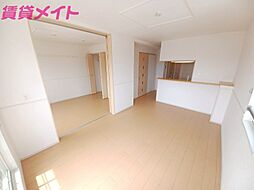 近鉄鈴鹿線 平田町駅 徒歩19分の賃貸アパート 2階2LDKのリビング/ダイニング