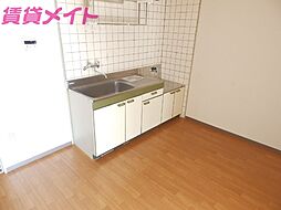 近鉄鈴鹿線 平田町駅 徒歩13分の賃貸アパート 2階3DKのリビング/ダイニング