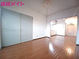 近鉄鈴鹿線 三日市駅 徒歩9分の賃貸アパート 3階1DKのリビング/ダイニング